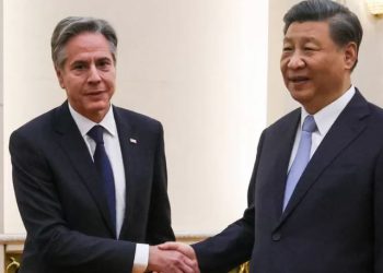 US and China pledge to stabilise tense relationship after talks