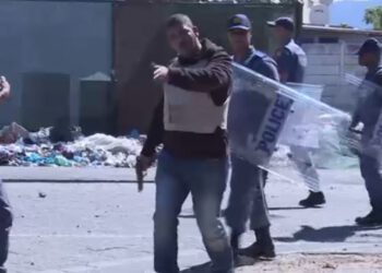 South Africa: at least 18 dead in gang, police shootout