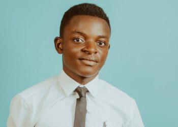 The political charade: A look at election season showmanship (Article)