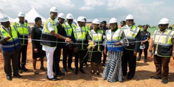 Chief Justice cuts sod for new UG School of Law building