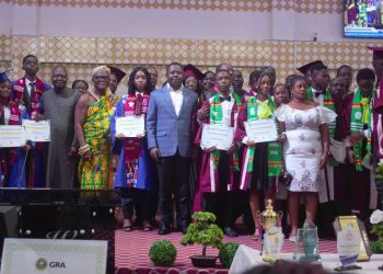 236 graduate from Onua Francis International and Young Executive Schools