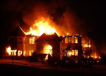 Fire guts Maaha Beach Resort after blaze spreads from nearby facility