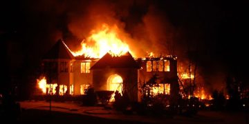 Fire guts Maaha Beach Resort after blaze spreads from nearby facility