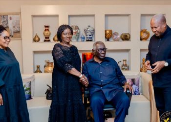 Helicopter crash: Kufuor visits Mahama to offer condolences