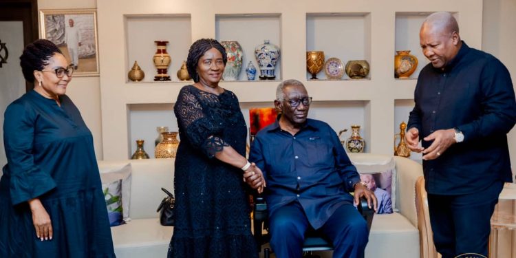 Helicopter crash: Kufuor visits Mahama to offer condolences