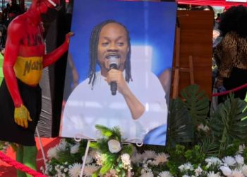Thousands attend funeral of Daddy Lumba in Kumasi