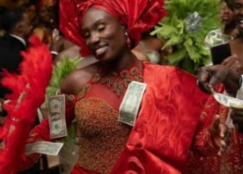 BoG warns against spraying cedi notes, money bouquets at social events