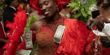 BoG warns against spraying cedi notes, money bouquets at social events