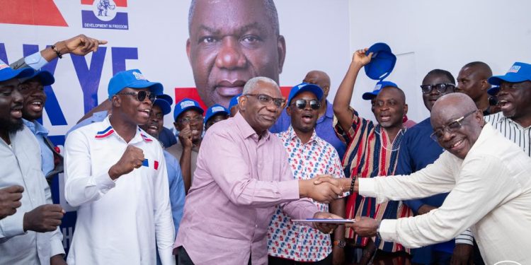 Over 50 NPP constituency chairpersons pick nomination forms for Boakye Agyarko